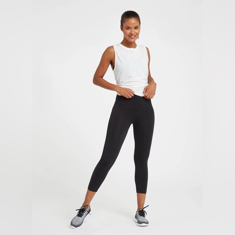 SPANX Look At Me Now Seamless Cropped Leggings Size XS Black